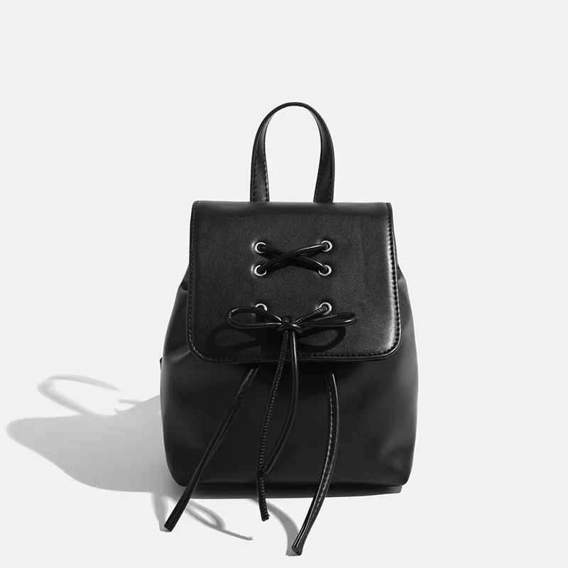 Saksan paras ultrakevyt musta nahkainen yksihihnainen reppu